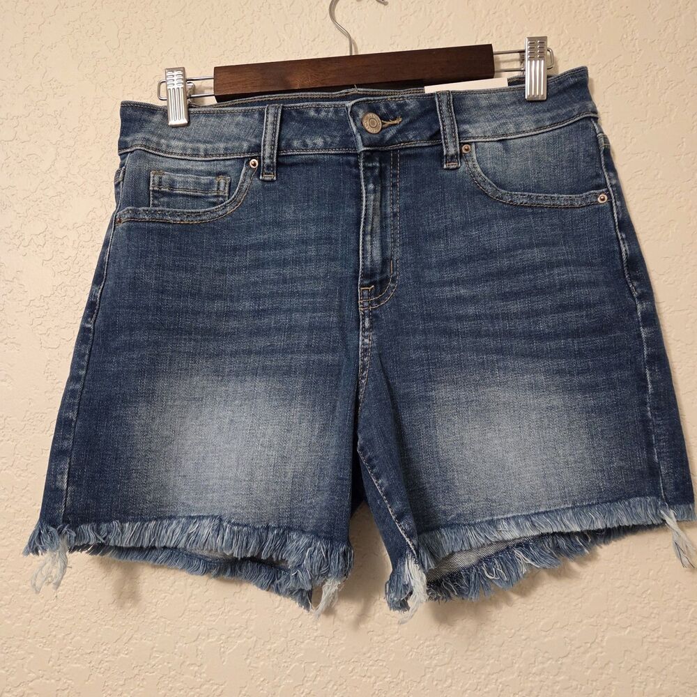 NWT Zenana DOP-1588AB Denim Frayed Shorts Medium